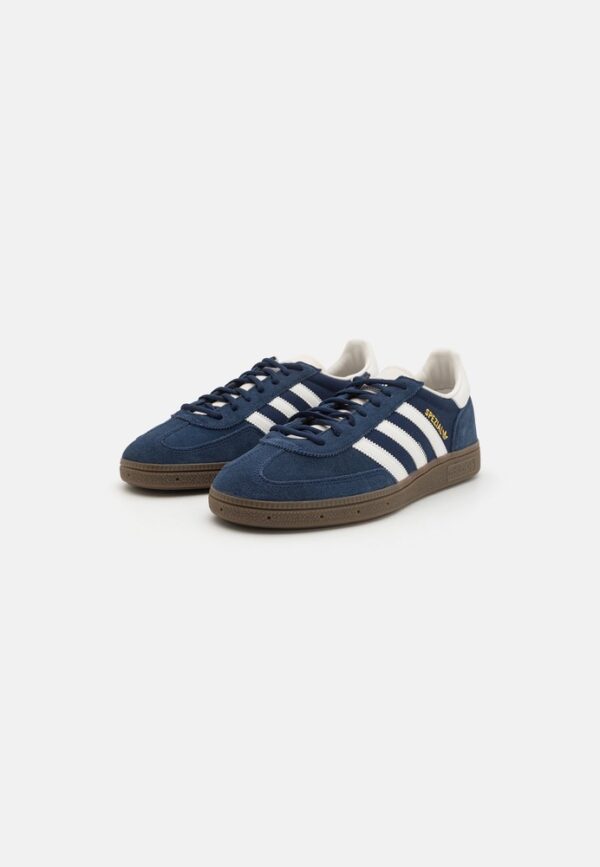 کتونی adidas
